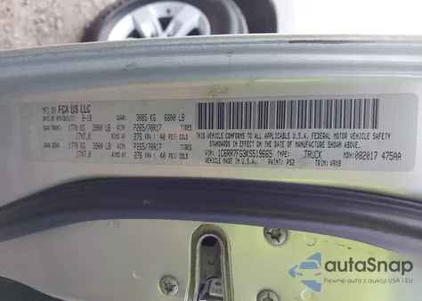 2019 Ram 1500 Classic Express 4X4 6'4 Box из США, поврежденный, VIN 1C6RR7FG3KS519665